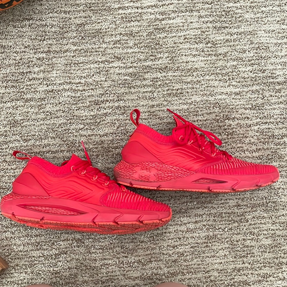 Under Armour HOVR Phantoms Red